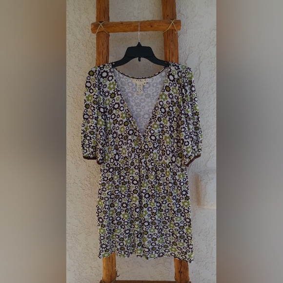 WOMEN'S STUDIO WOMAN 1X FLORAL TOP - Picture 1 of 3